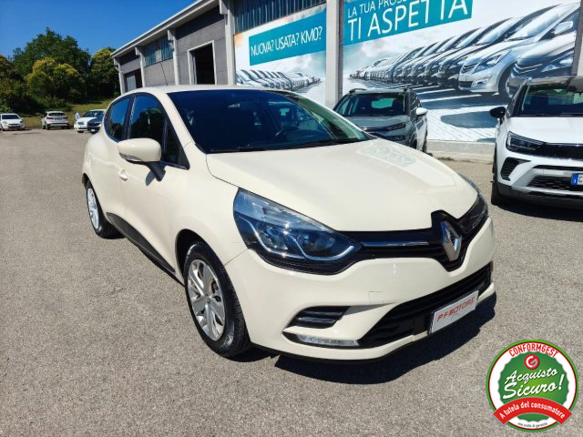 Renault Clio TCe 12V 90 CV GPL 5 porte Moschino Life (3)