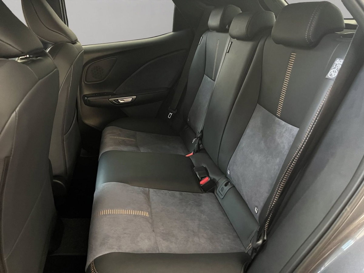 Lexus LBX 1.5 hybrid Cool 2wd (12)