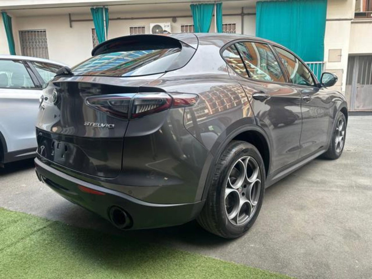 Alfa Romeo Stelvio Stelvio 2.2 Turbodiesel 160 CV AT8 RWD Sprint (4)