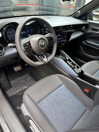Alfa Romeo Junior 1.2 ibrida 145cv edct6 (12)