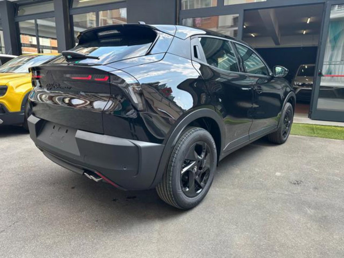 Alfa Romeo Junior 1.2 ibrida 145cv edct6 (6)