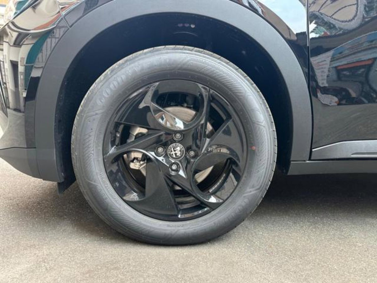 Alfa Romeo Junior 1.2 ibrida 145cv edct6 (7)