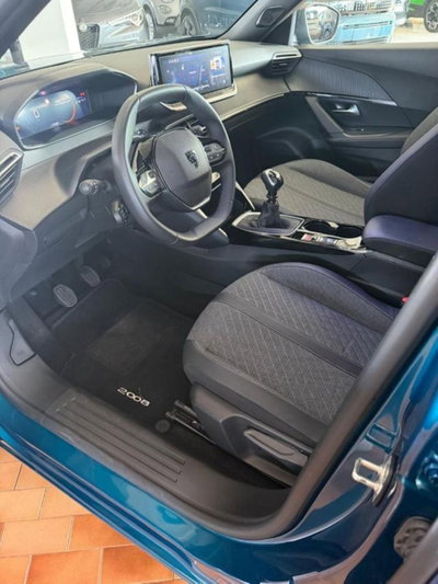 Peugeot 2008 PureTech 100 S&S Allure (7)