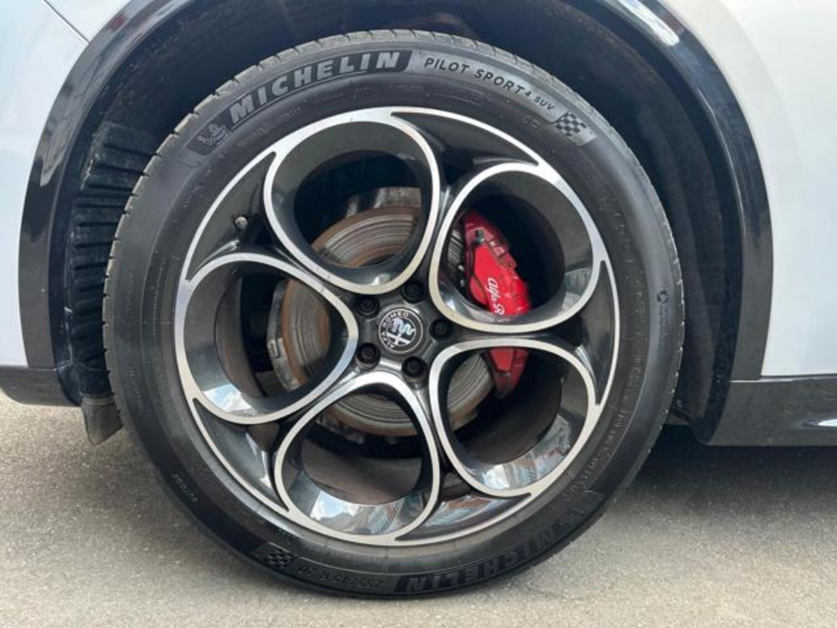 Alfa Romeo Stelvio 2.2 t Veloce Q4 210cv auto (7)