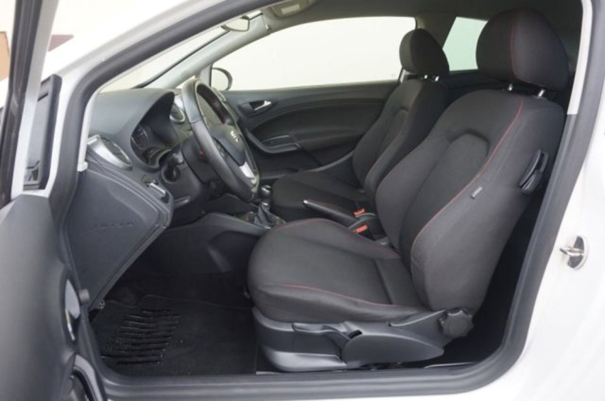 SEAT Ibiza SC 1.4 TDI 105 CV CR S/S 3p. FR (12)