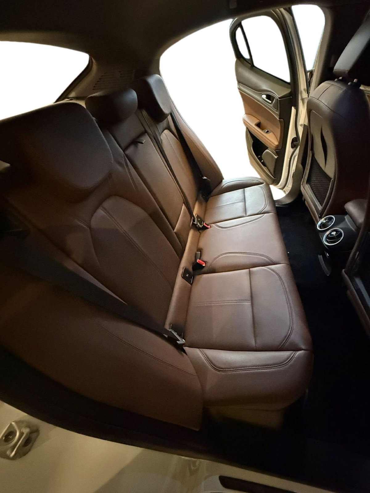 Alfa Romeo Stelvio Stelvio 2.2 Turbodiesel 180 CV AT8 RWD Super (5)