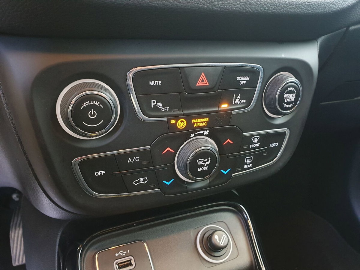 Jeep Compass 1.4 MultiAir 2WD Limited (17)