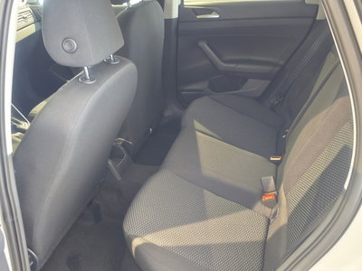 Volkswagen Polo 1.0 Young 80cv (14)