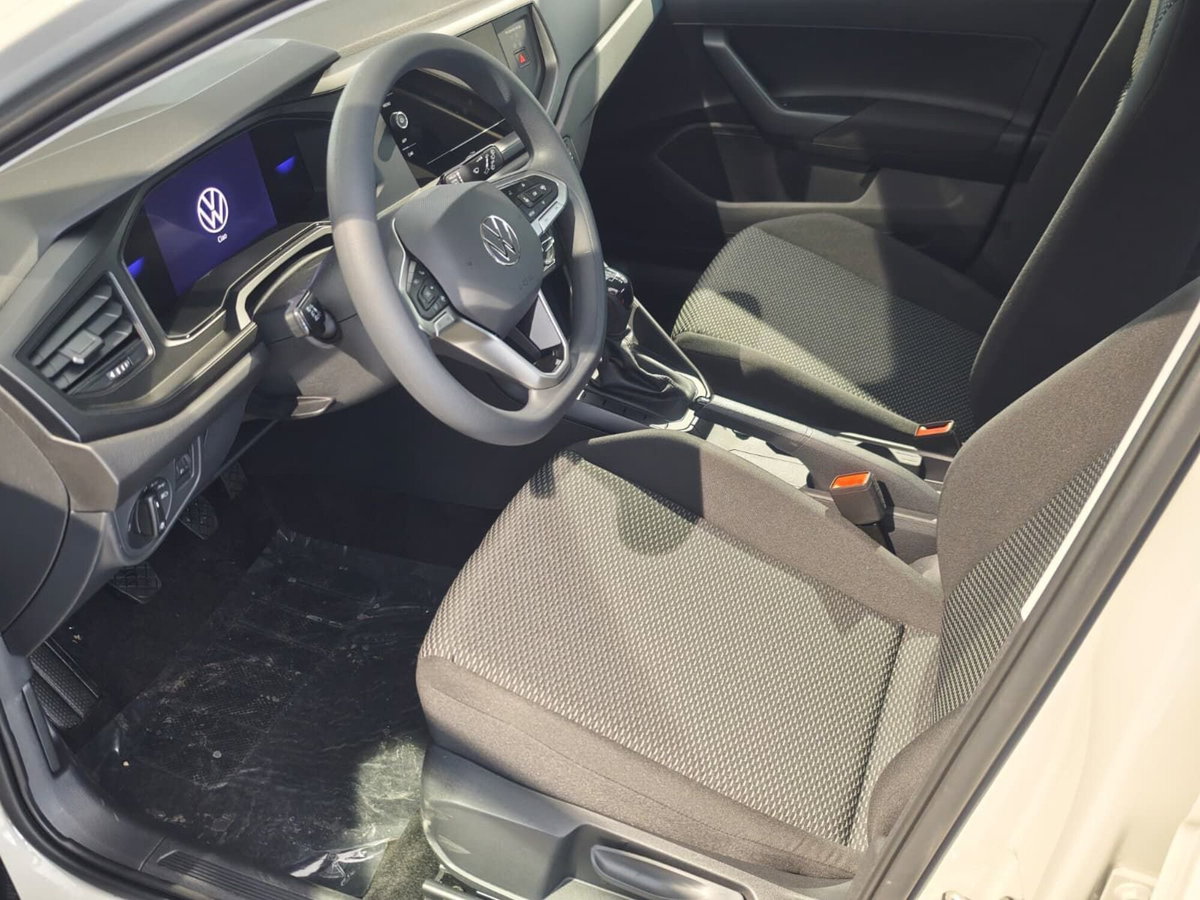 Volkswagen Polo 1.0 Young 80cv (8)