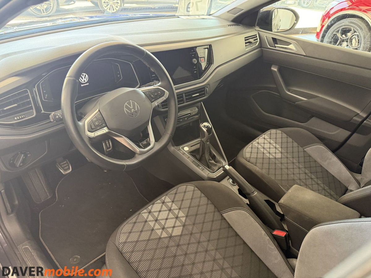 Volkswagen Taigo 1.0 TSI 110 CV DSG R-Line (10)