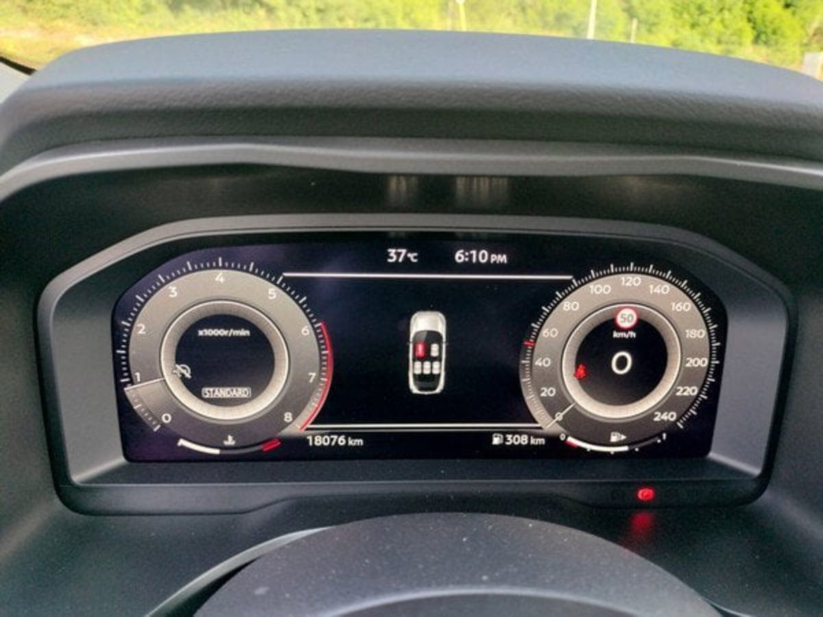 Nissan Qashqai 1.3 mhev N-Connecta 2wd 140cv (11)