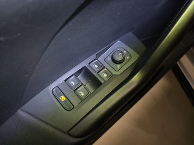Volkswagen T-Cross 1.0 TSI Style BMT (18)