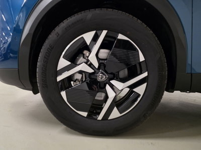 Peugeot 2008 1.2 turbo Allure 100cv (17)