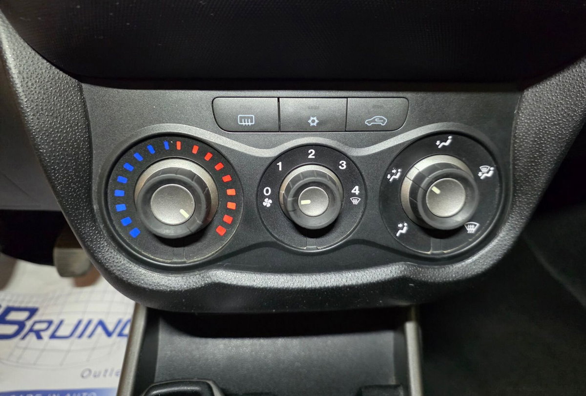 Alfa Romeo MiTo 1.4 70 CV 8V Impression (13)