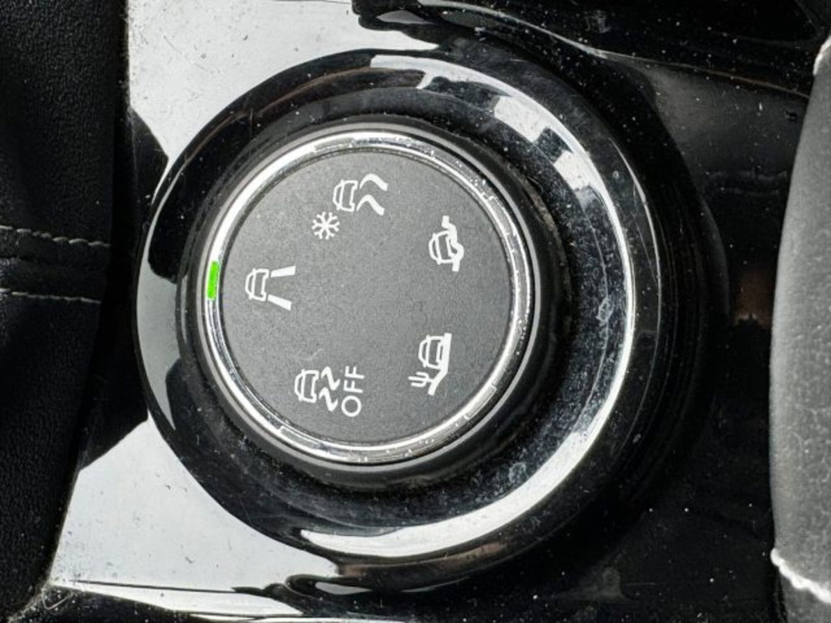 Peugeot 2008 e-HDi 92 CV Stop&Start Allure (14)