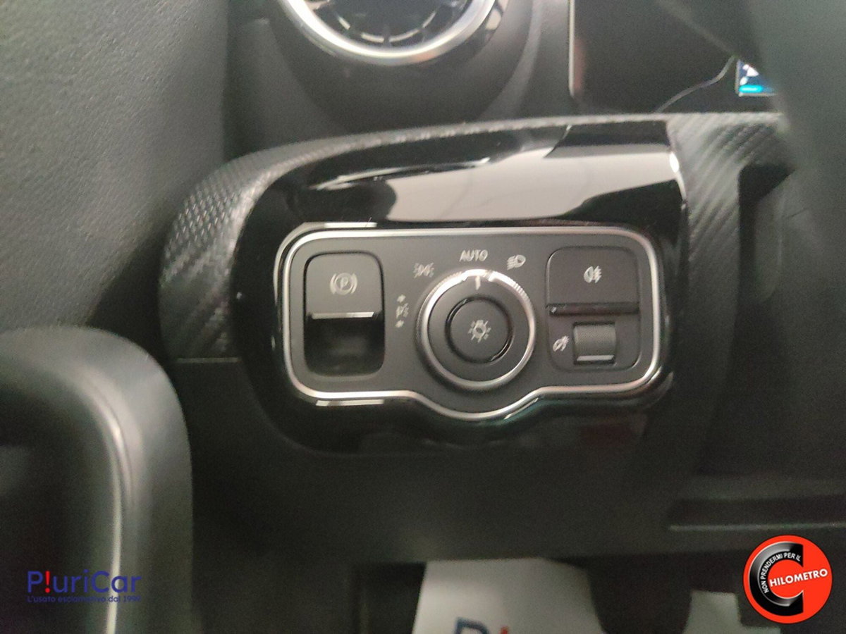 Mercedes-Benz Classe A Sedan 180 d AMG Line Premium Plus auto (20)