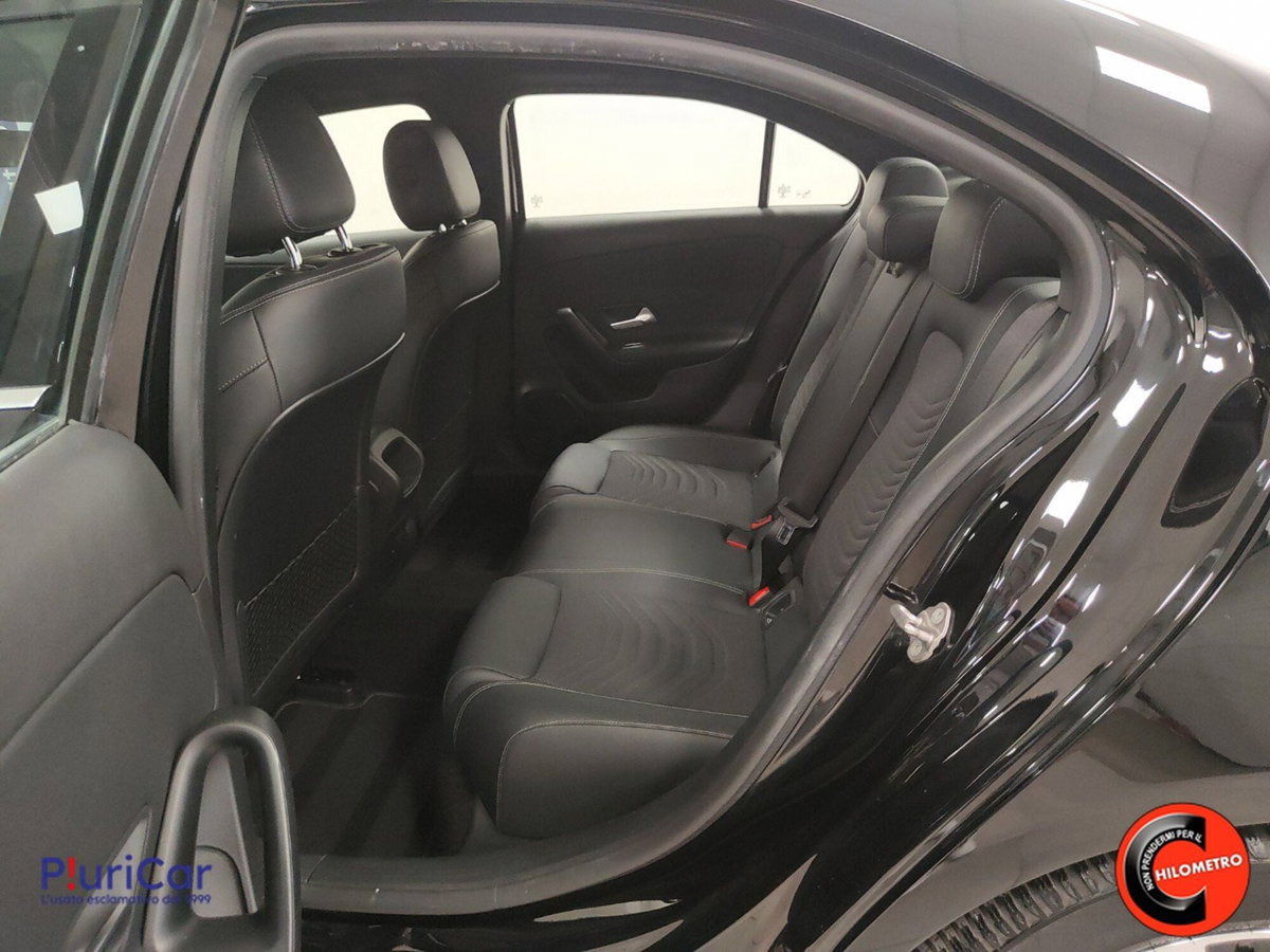 Mercedes-Benz Classe A Sedan 180 d AMG Line Premium Plus auto (6)