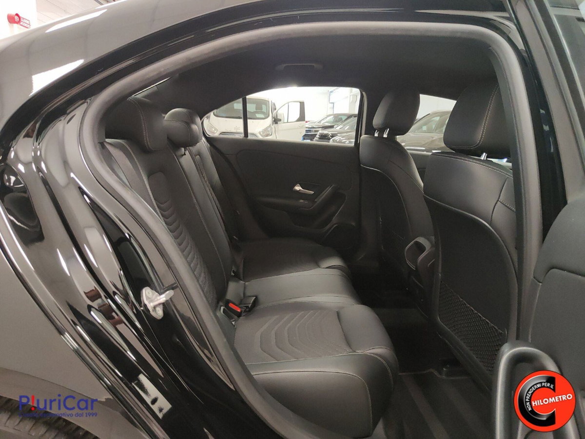Mercedes-Benz Classe A Sedan 180 d AMG Line Premium Plus auto (7)