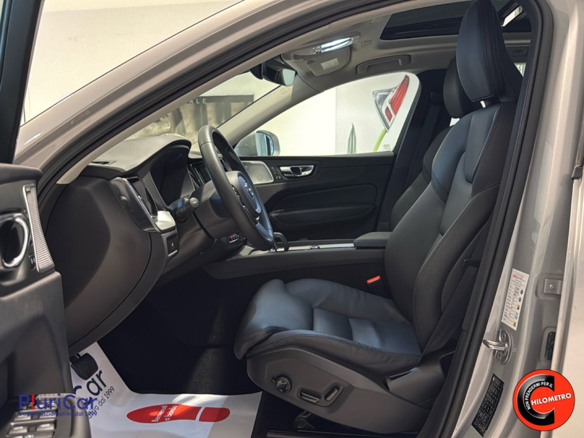 Volvo XC60 B5 (d) AWD automatico Ultimate Bright (20)