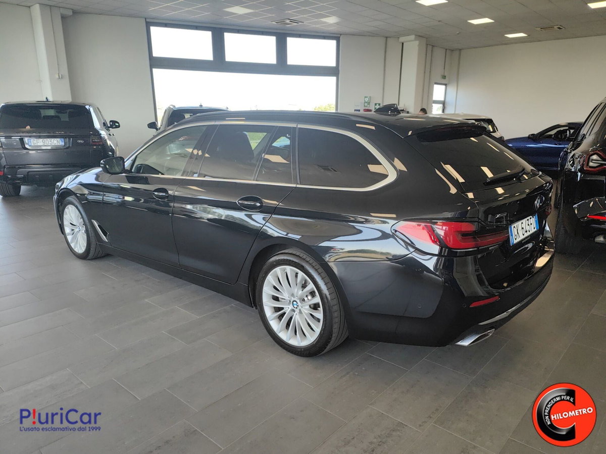 BMW Serie 5 Touring 530d 48V xDrive  Luxury (9)