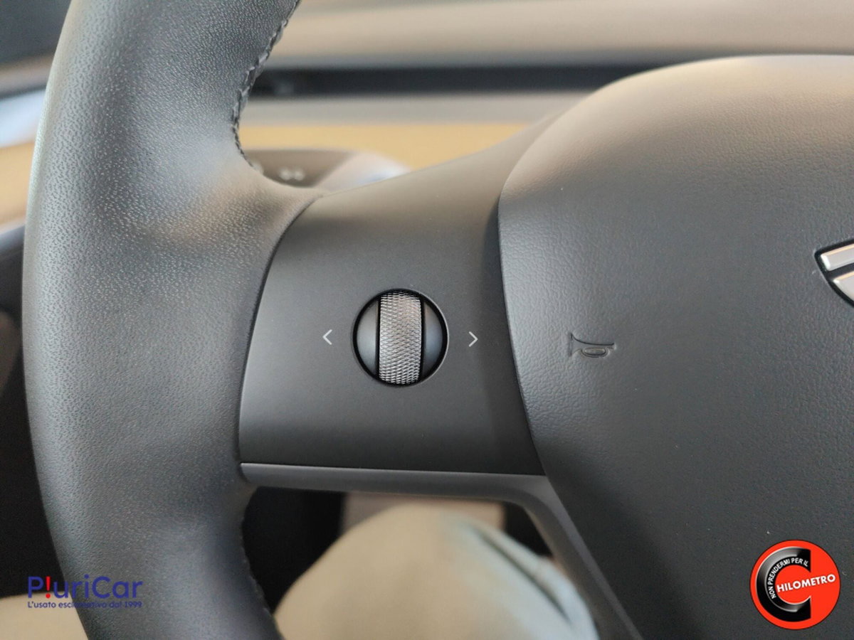 Tesla Model Y Long Range Dual Motor awd (16)