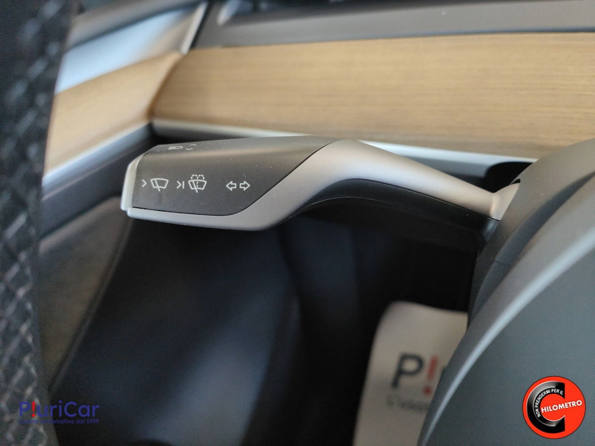 Tesla Model Y Long Range Dual Motor awd (18)