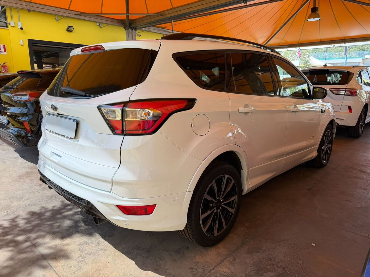 Ford Kuga 2.0 TDCI 150 CV S&S 4WD ST-Line (2)