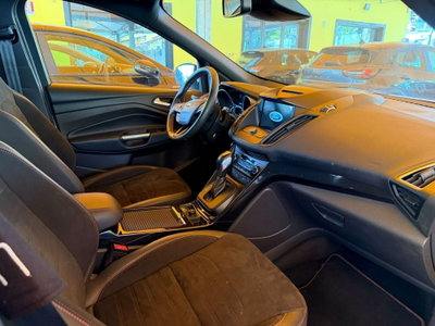 Ford Kuga 2.0 TDCI 150 CV S&S 4WD ST-Line (9)