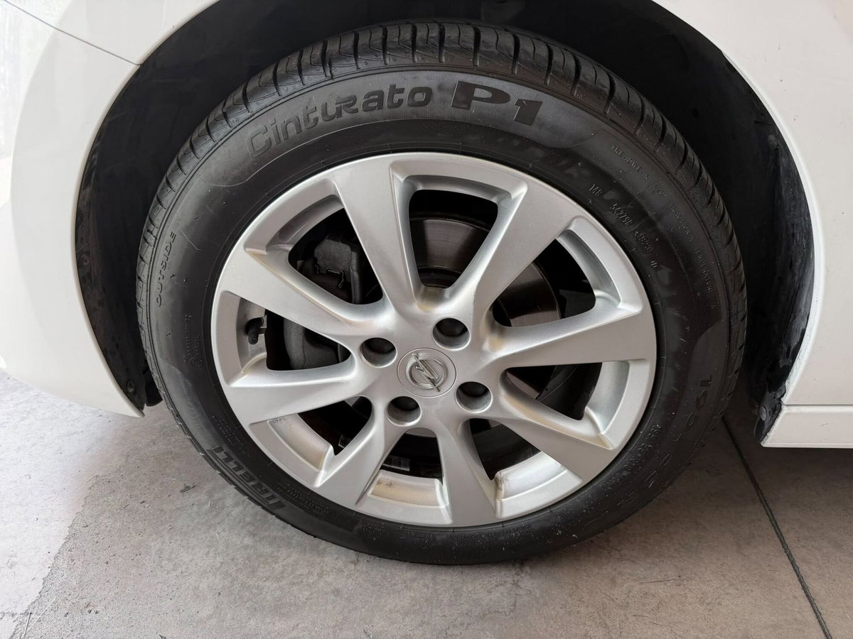 Opel Corsa 1.5 D 100 CV Edition (5)