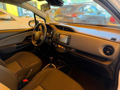 Toyota Yaris 1.3 5 porte (8)