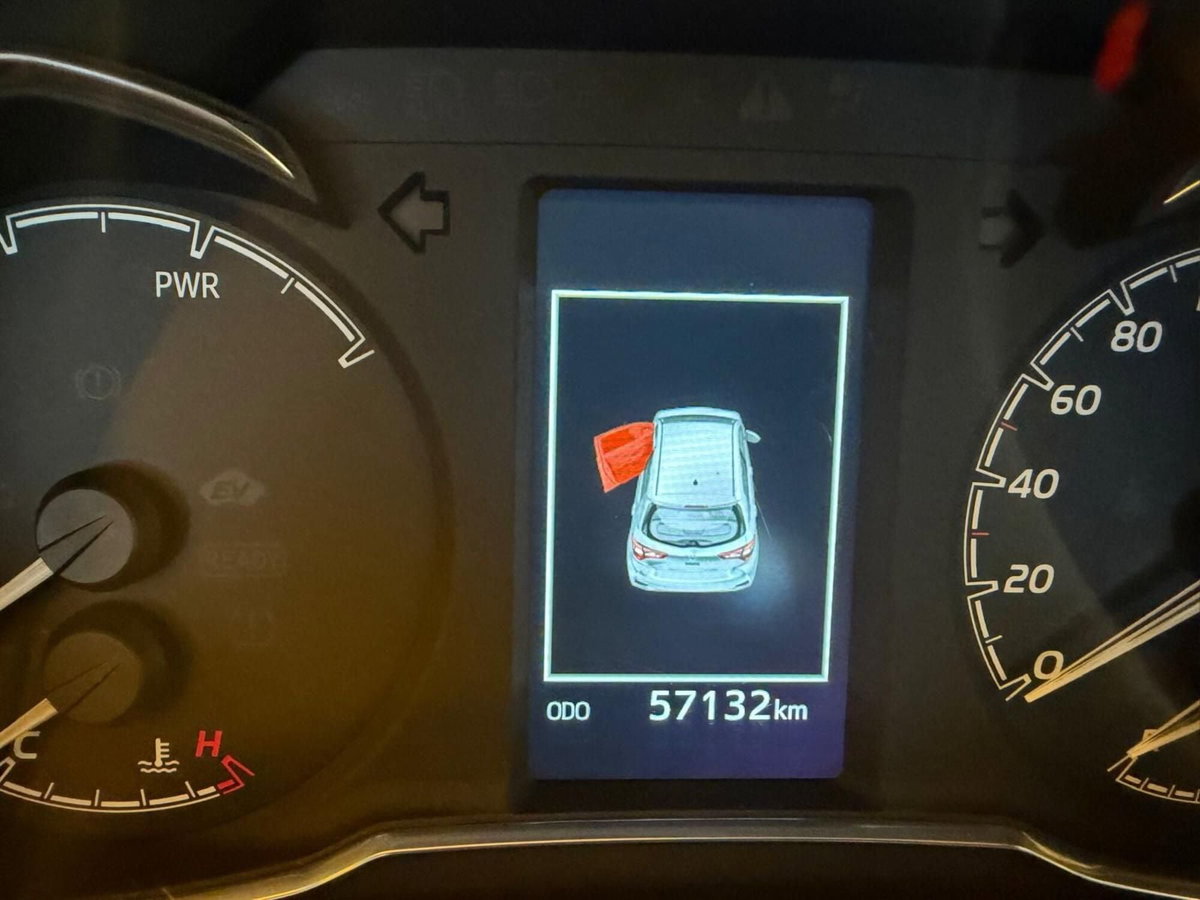 Toyota Yaris 1.3 5 porte (9)