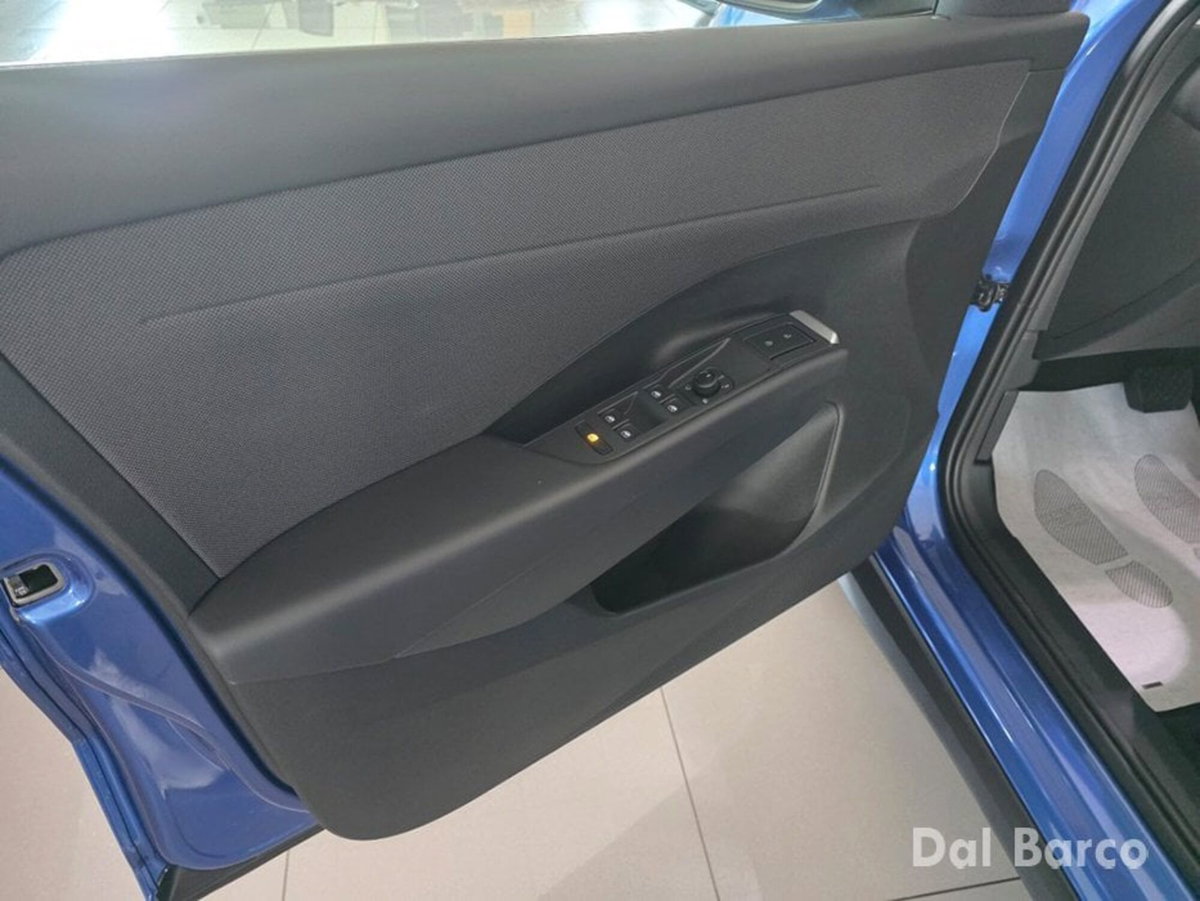 Volkswagen T-Roc 1.5 etsi Life 150cv dsg (9)