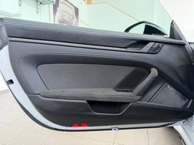 Porsche 911 Cabrio 3.6 Carrera 4 GTS auto (8)