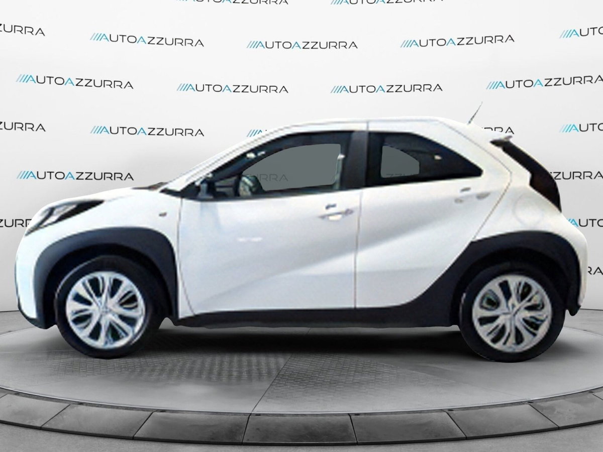 Toyota Aygo X 1.0 Active 72cv (3)