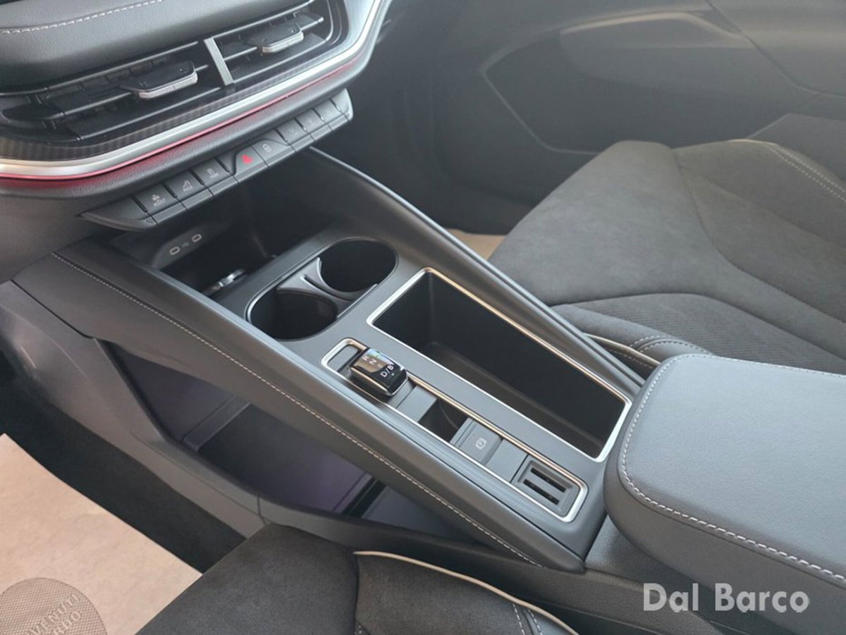 Skoda Elroq 61kWh 60 Sportline 190cv (11)
