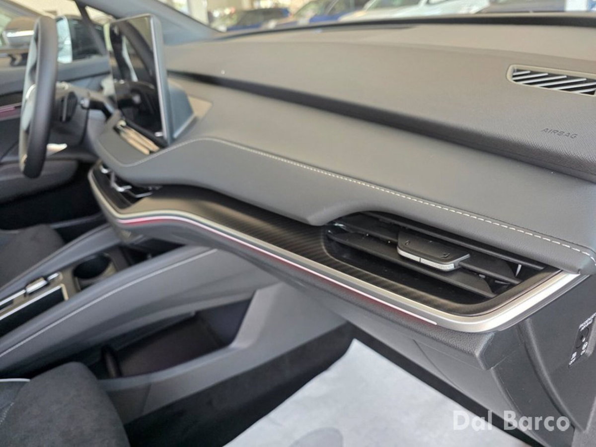 Skoda Elroq 61kWh 60 Sportline 190cv (19)