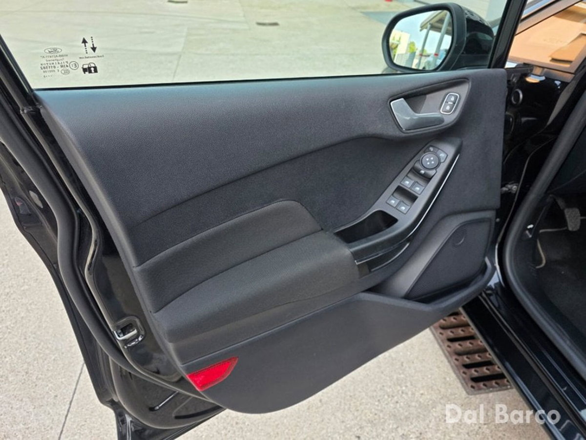 Ford Fiesta 1.1 75 CV GPL 5 porte Titanium (10)