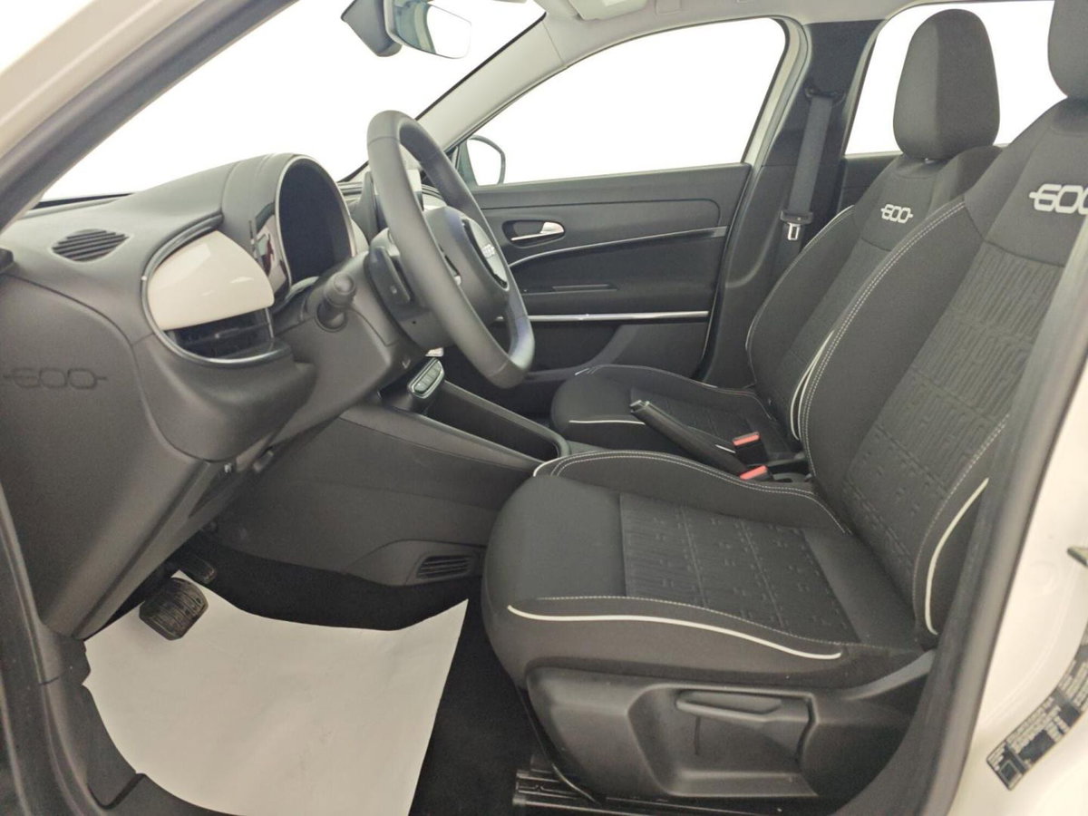 Fiat 600 1.2 hybrid 110cv auto (10)
