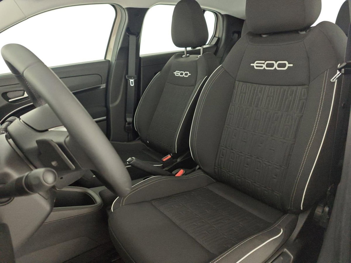 Fiat 600 1.2 hybrid 110cv auto (10)