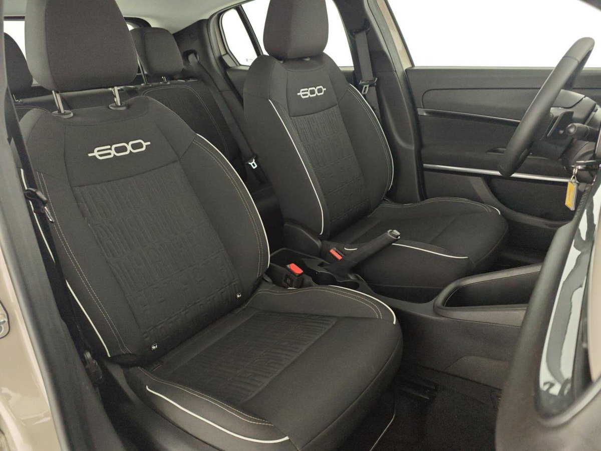 Fiat 600 1.2 hybrid 110cv auto (13)