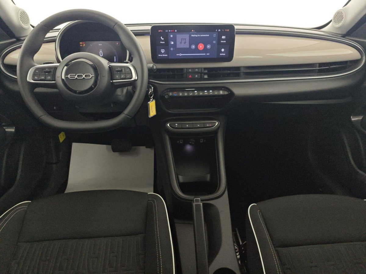 Fiat 600 1.2 hybrid 110cv auto (17)