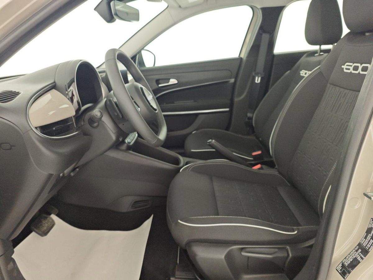 Fiat 600 1.2 hybrid 110cv auto (9)