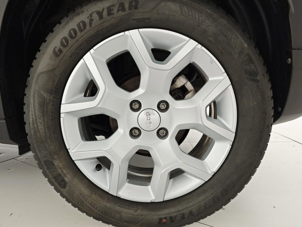Jeep Avenger 1.2 turbo Altitude fwd 100cv (10)