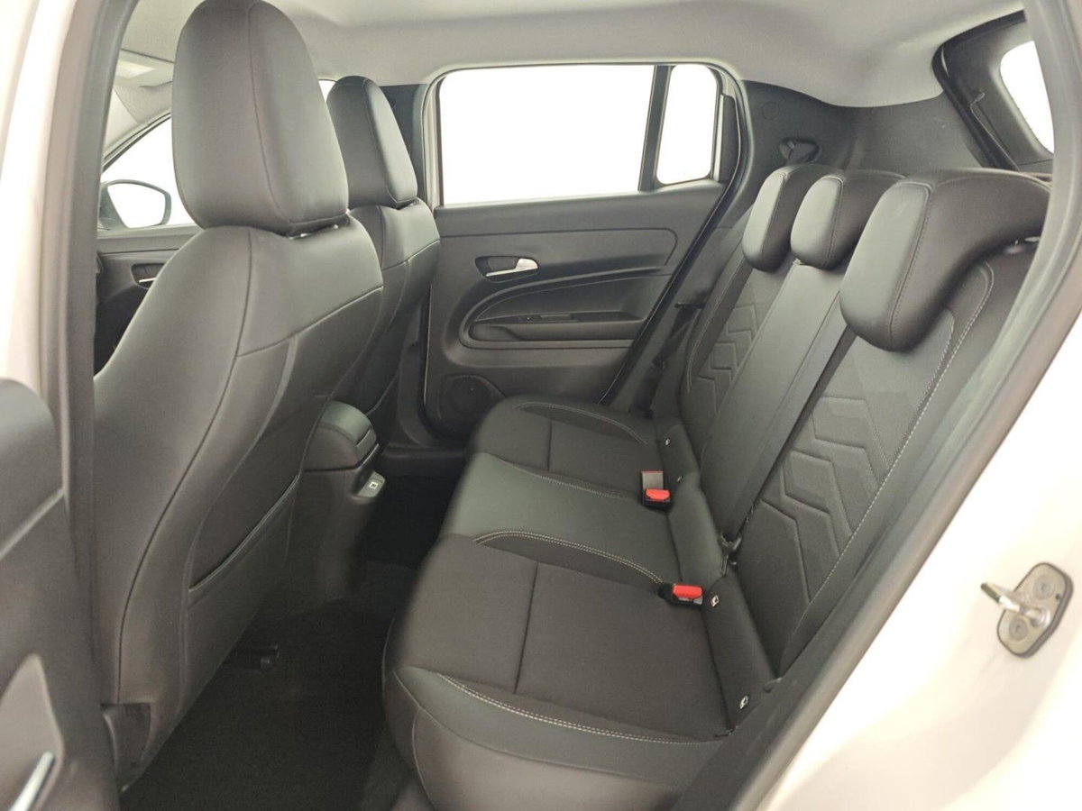 Jeep Avenger 1.2 turbo Altitude fwd 100cv (14)