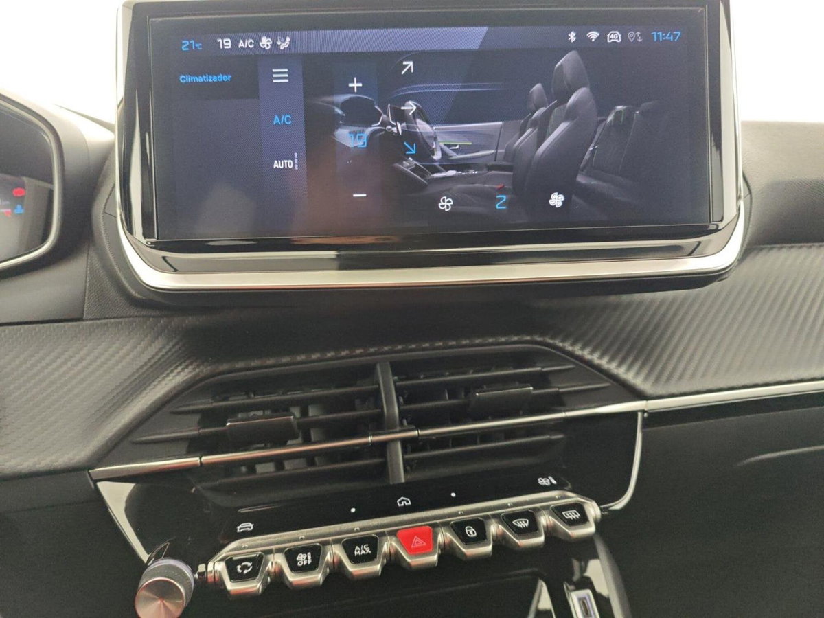 Peugeot 2008 PureTech 100 S&S Allure (17)