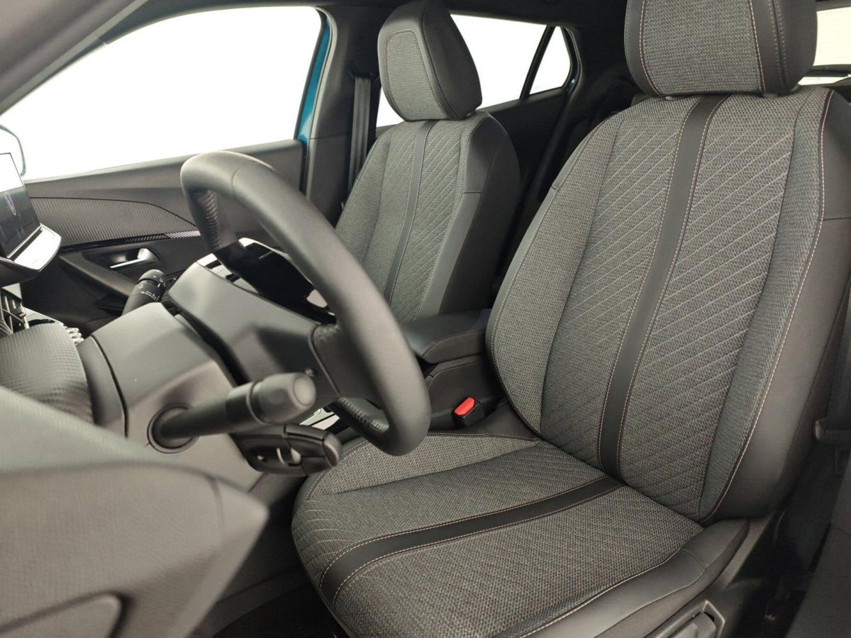 Peugeot 2008 PureTech 100 S&S Allure (11)