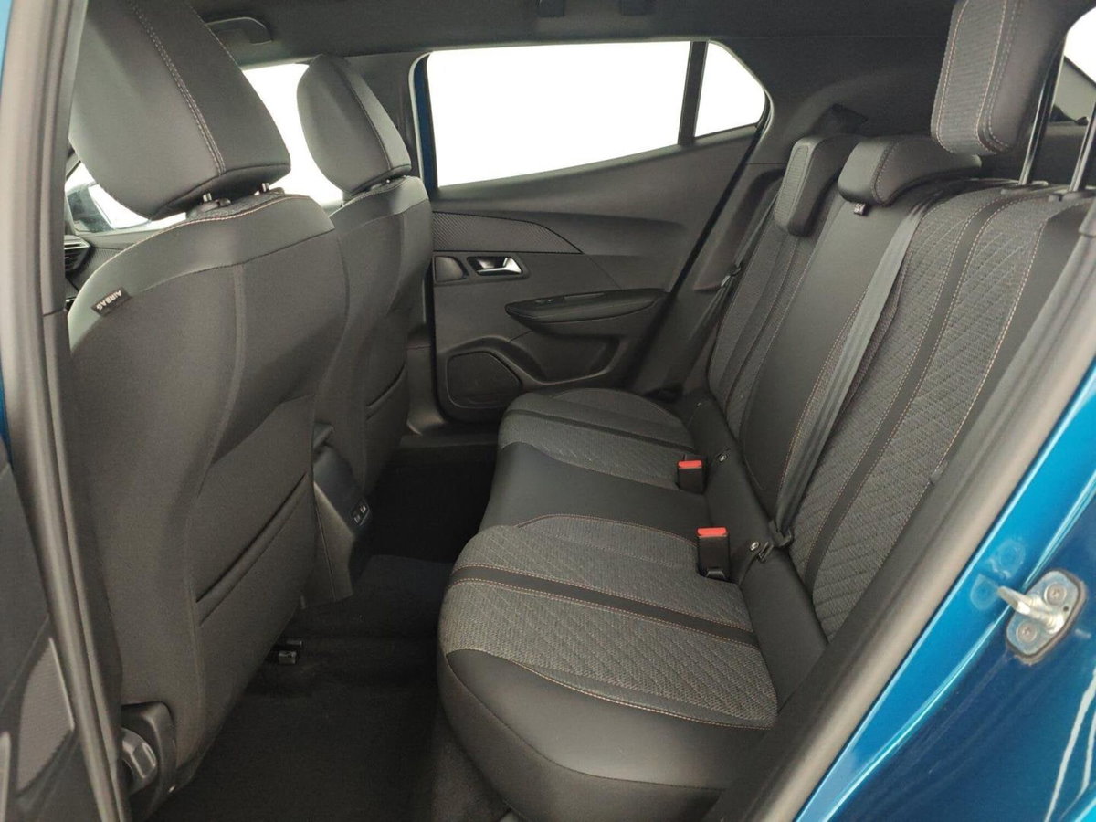 Peugeot 2008 PureTech 100 S&S Allure (12)