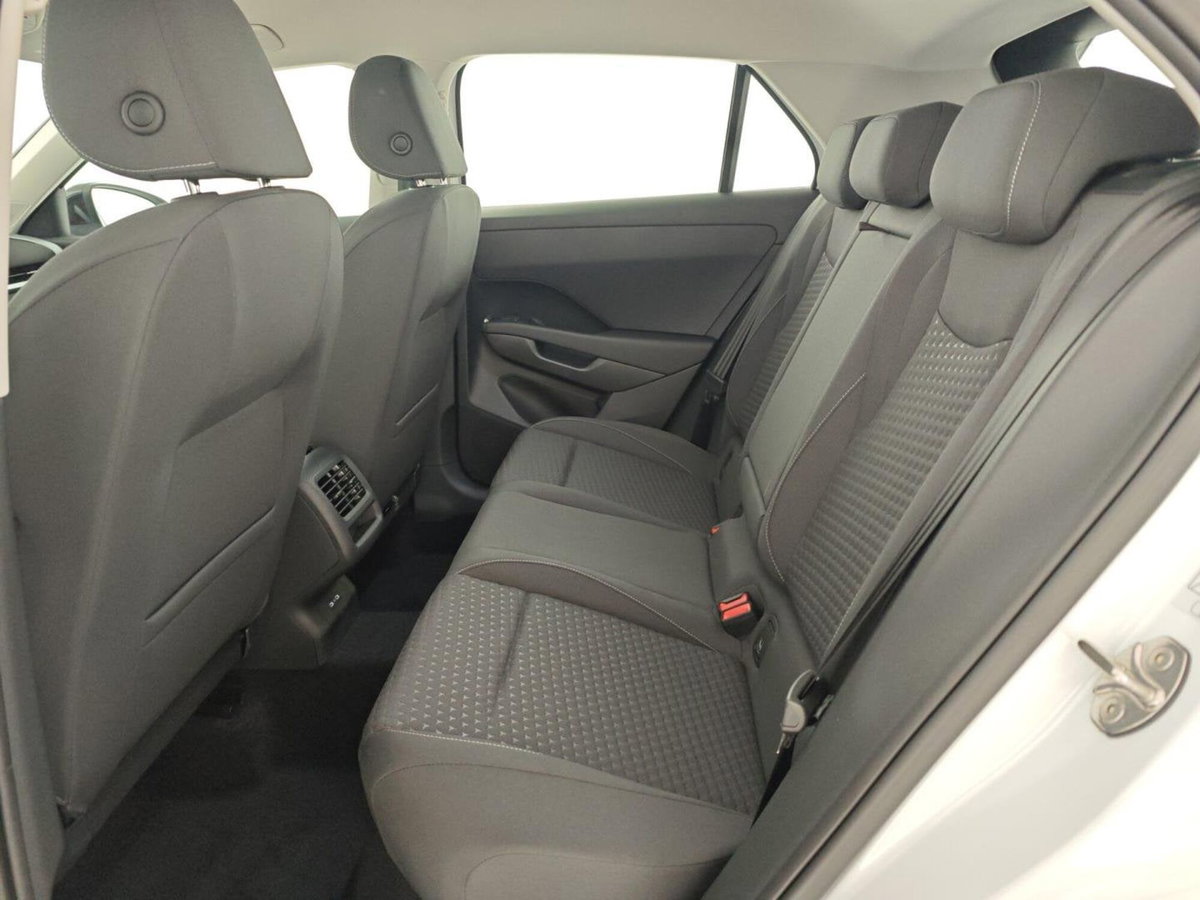 Volkswagen T-Roc 1.5 etsi Life 115cv dsg (13)