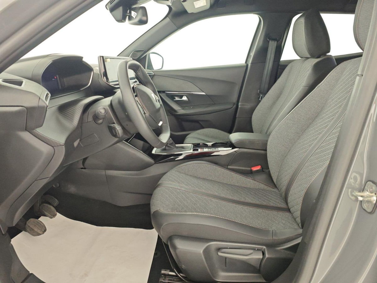 Peugeot 2008 PureTech 100 S&S Allure (11)