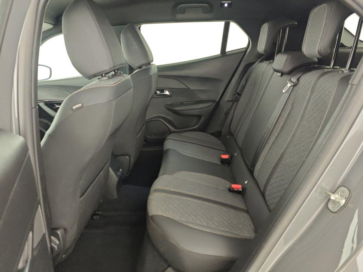 Peugeot 2008 PureTech 100 S&S Allure (13)